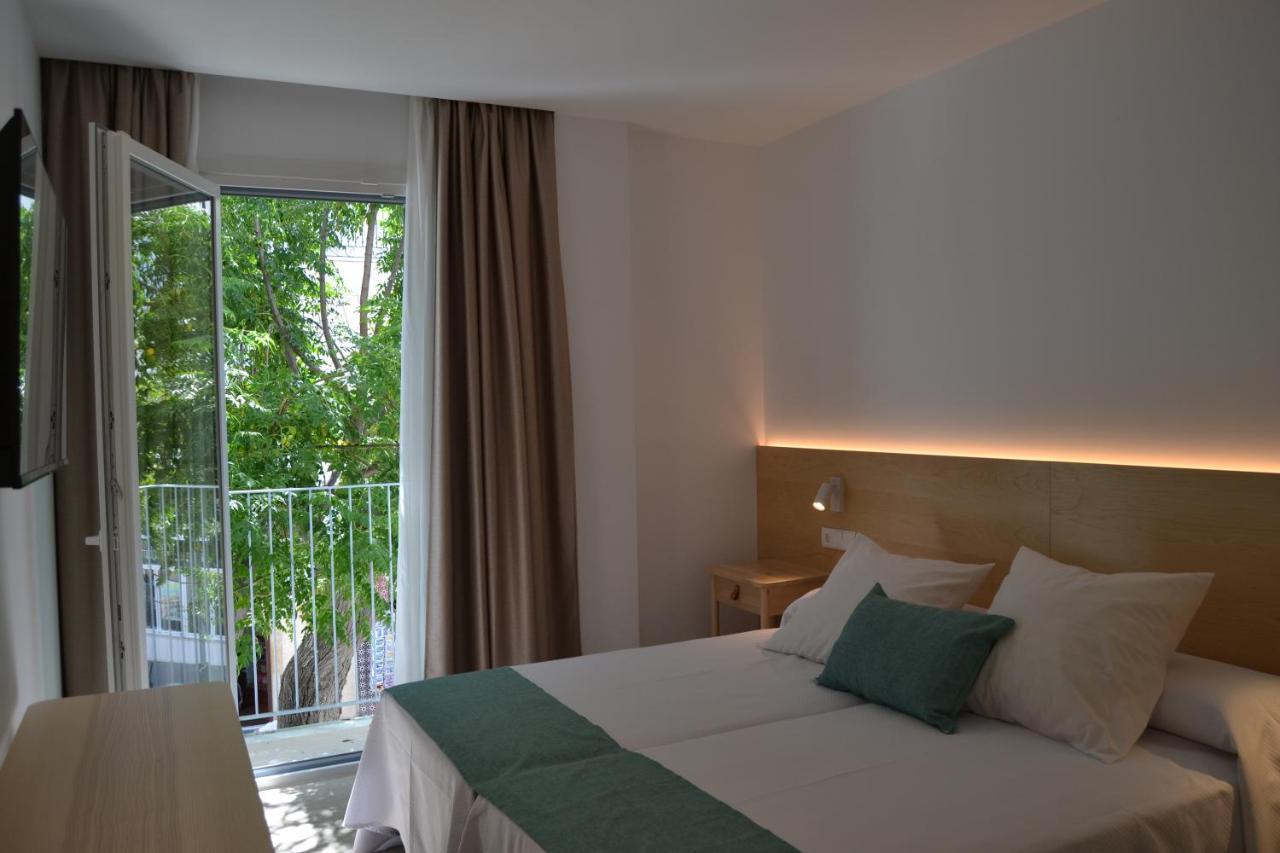 Hotel Oasis Centro Conil De La Frontera Bagian luar foto