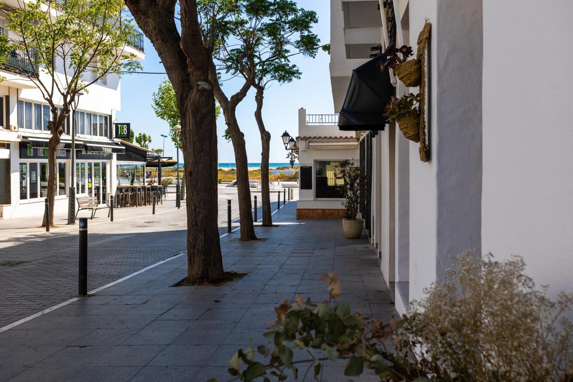 Hotel Oasis Centro Conil De La Frontera Bagian luar foto