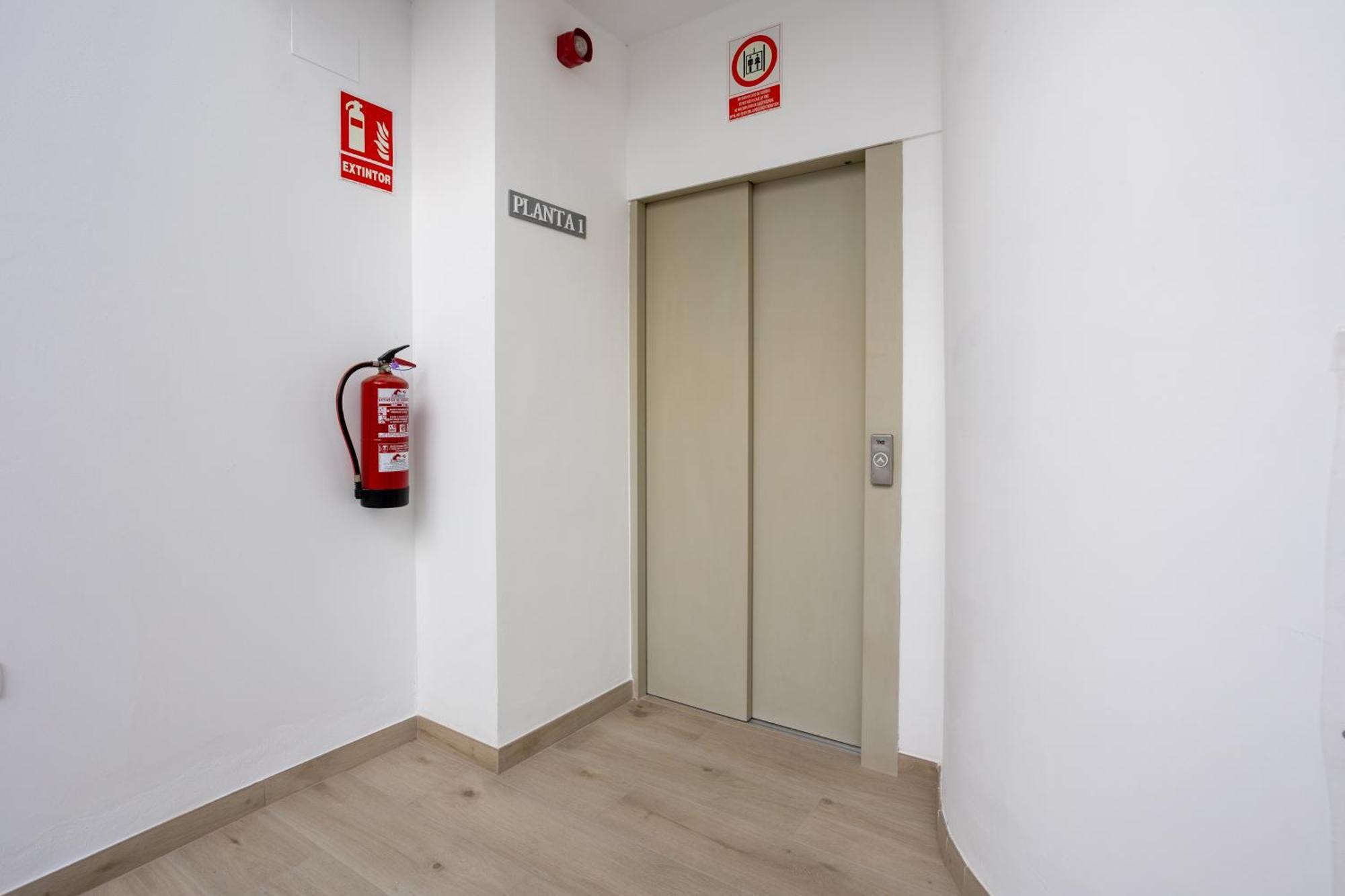Hotel Oasis Centro Conil De La Frontera Bagian luar foto