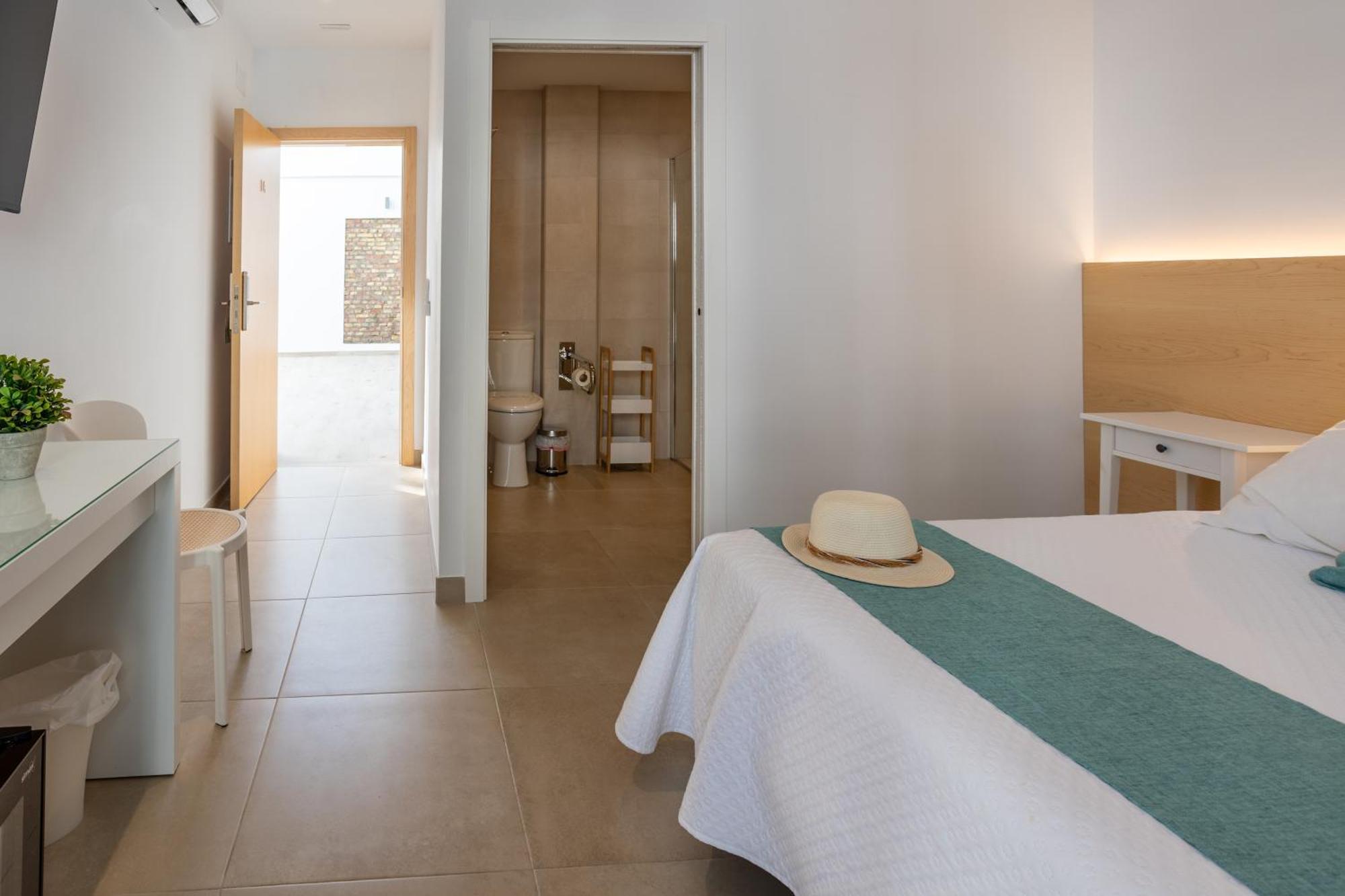 Hotel Oasis Centro Conil De La Frontera Bagian luar foto