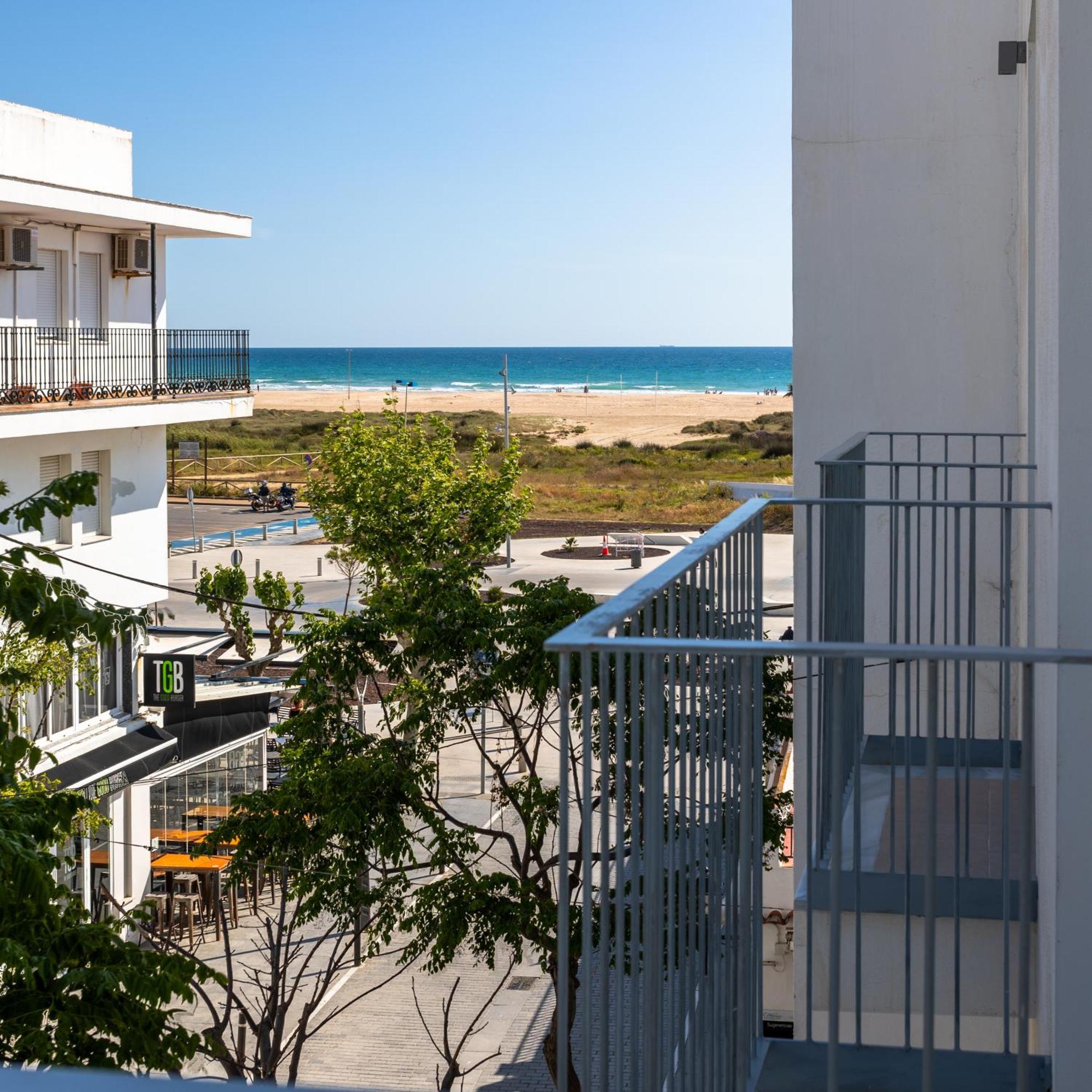 Hotel Oasis Centro Conil De La Frontera Bagian luar foto